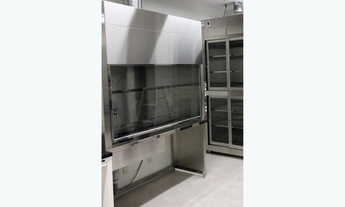 局所排気型切出し台